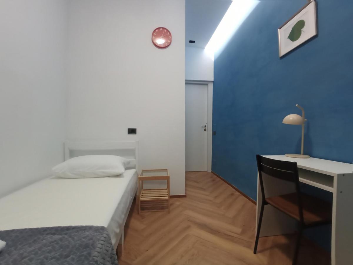 Single Room with Private Bathroom,1484710793:JPEG